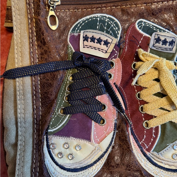 Vintage/Unique shoulder bag/crossbody satchel with sneakers detailing - Picture 3 of 9